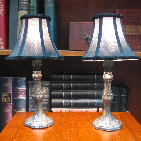 LAMP, Table Lamp - Small w Black Shade